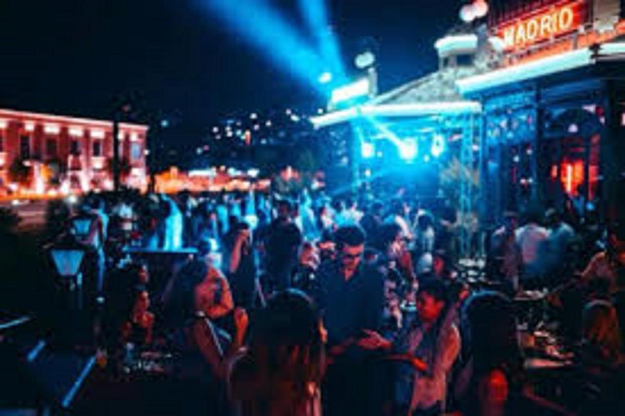 Istanbul Gold Hotel Баку Экстерьер фото